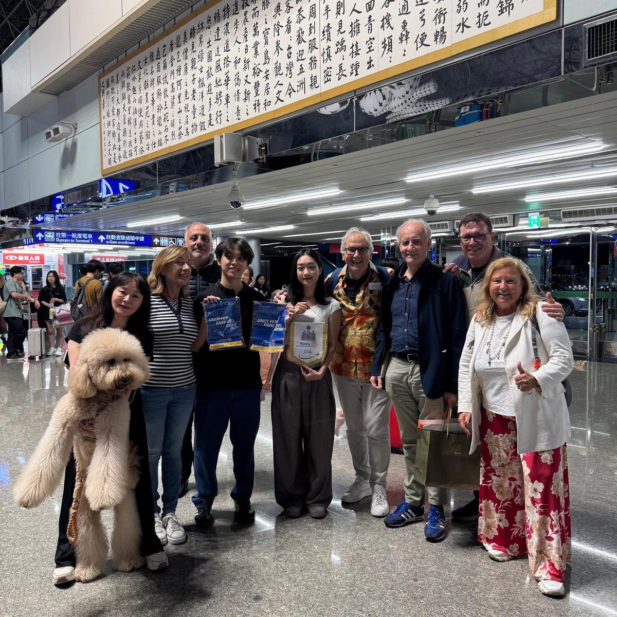 rotary2080's tweet photo. La delegazione del Distretto guidata dal Governatore Adriana Muscas e supportata dal Facilitatore distrettuale Giulio Bicciolo torna a casa con la valigia piena di ricordi, nuove idee e energie da mettere al servizio dei Club e del Distretto. https://t.co/lMUTHFmlvY