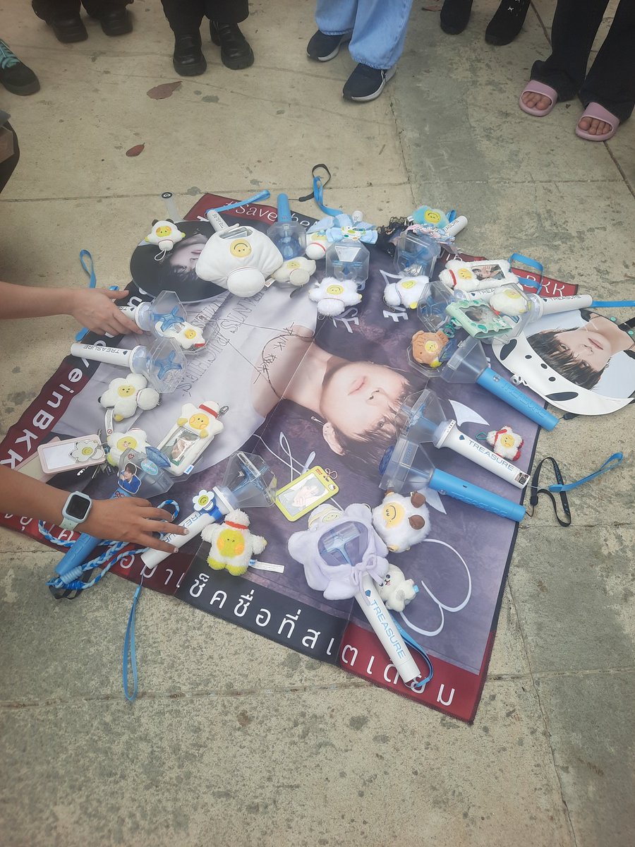 maii_memories's tweet photo. อยากชวนนุชมาถ่ายรูปจุ่มแท่งไฟกันวันที่ 28 นี้ หรือใครไม่มีแท่งไฟใช้น้องพิคกี้มาถ่ายแทนได้น้า อยากมีรูปแท่งไฟพี่เป๊กเยอะๆบ้าง ใครสะดวกเรียนเชิญนะคะ
**เอาที่สะดวกน้า เล่นๆจอยๆ**

#เป๊กผลิตโชค #PeckPalitchoke https://t.co/tCHZkeH0v9