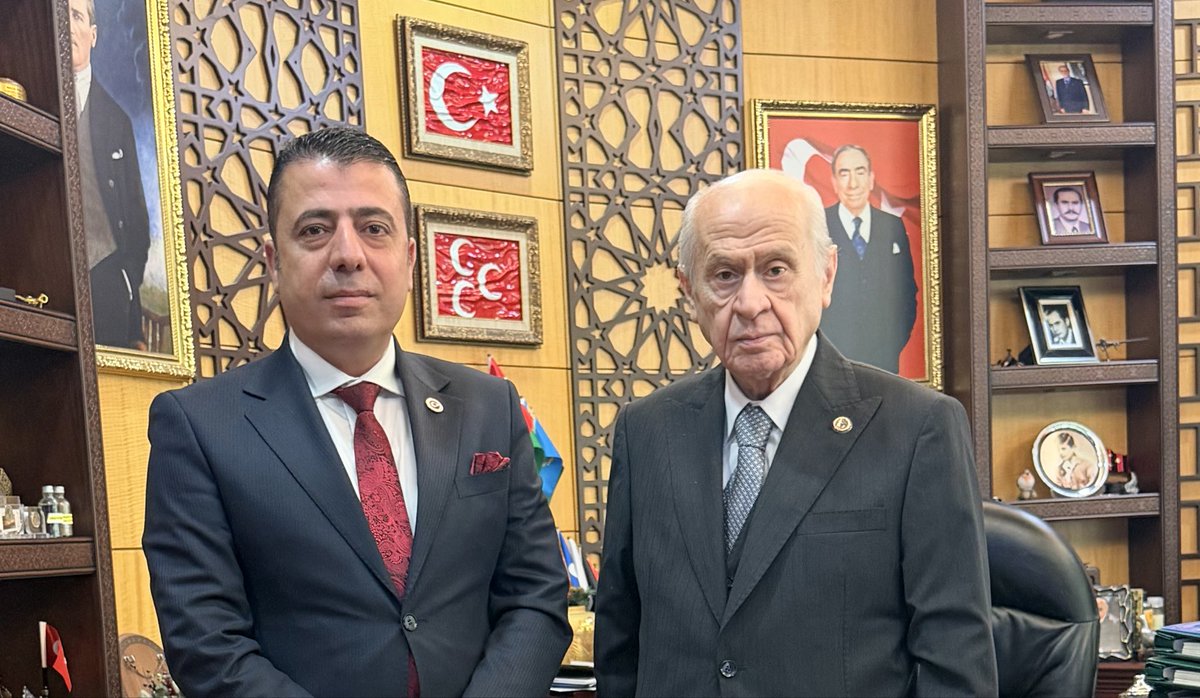 esat_ekremoglu's tweet photo. Milliyetçi Hareket Partisi Genel Başkanı Sayın @dbdevletbahceli makamında ziyaret etme fırsatı bulduk.
Kıymetli Genel Başkanımıza göstermiş olduğu ilgi, misafirperverlik ve samimi sohbetleri için teşekkür ediyorum.
Saygılarımla

#DevletBahçeli #MHP #Ankara #Ziyaret #EsatEKREMOĞLU https://t.co/B2P8hiktml