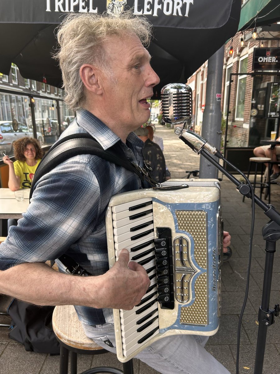 JohnnyVain's tweet photo. ELKE MAANDAG OCHTEND !!
 Samen zingen met John Accordeon:
 Deze maandag een warm Rotterdams uurtje
 Maandagochtend is het raak in Villa Noordplein.
 
 Praktische informatie
 Elke maandag 11.00 – 12.00 uur Villa Noordplein,
 Noordplein 12 (Oude Noorden)
 Iedereen is welkom https://t.co/QV76jXAMVM