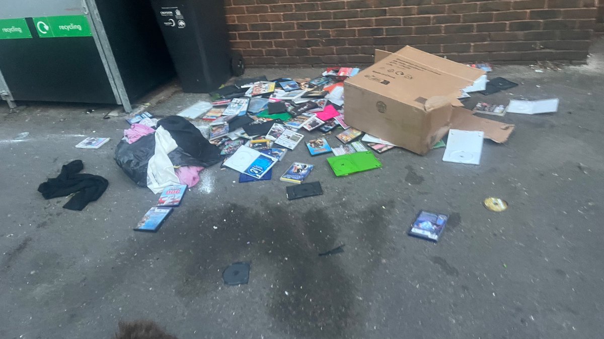 S W London tweet media