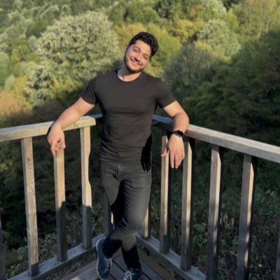saian8181's tweet photo. #YeniProfilResmi https://t.co/wULnvlOfBq