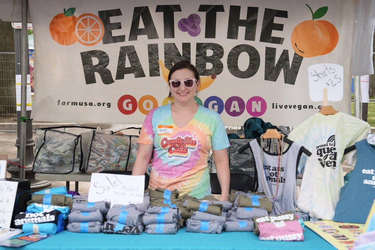 FARMUSA's tweet photo. The FARM crew is having an amazing time at DC Pride! Only a few more hours to come meet the cruelty-free crew and get some Eat the Rainbow merch. ๐๐ฑ
#DCPride #HappyPride #Pride2026 #dcprideweekend https://t.co/J7DXqnqkWf