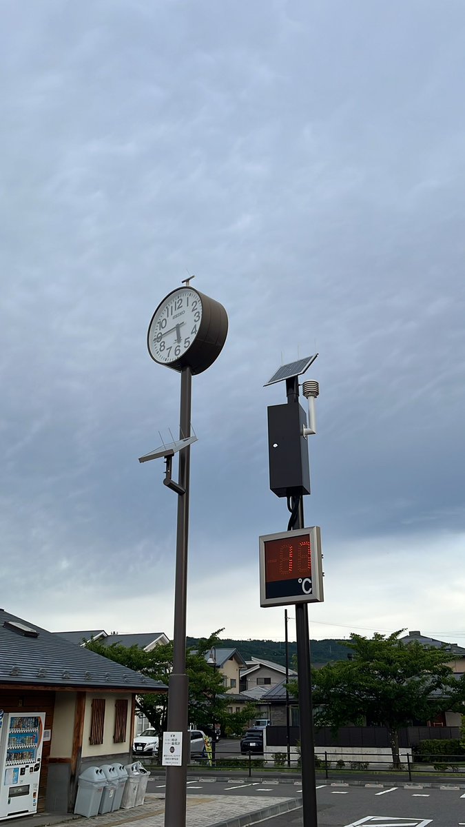 cdo184's tweet photo. 今朝の諏訪湖畔の気温は17℃
梅雨の最中だなと思わせます。 https://t.co/X0DSqNgnOX