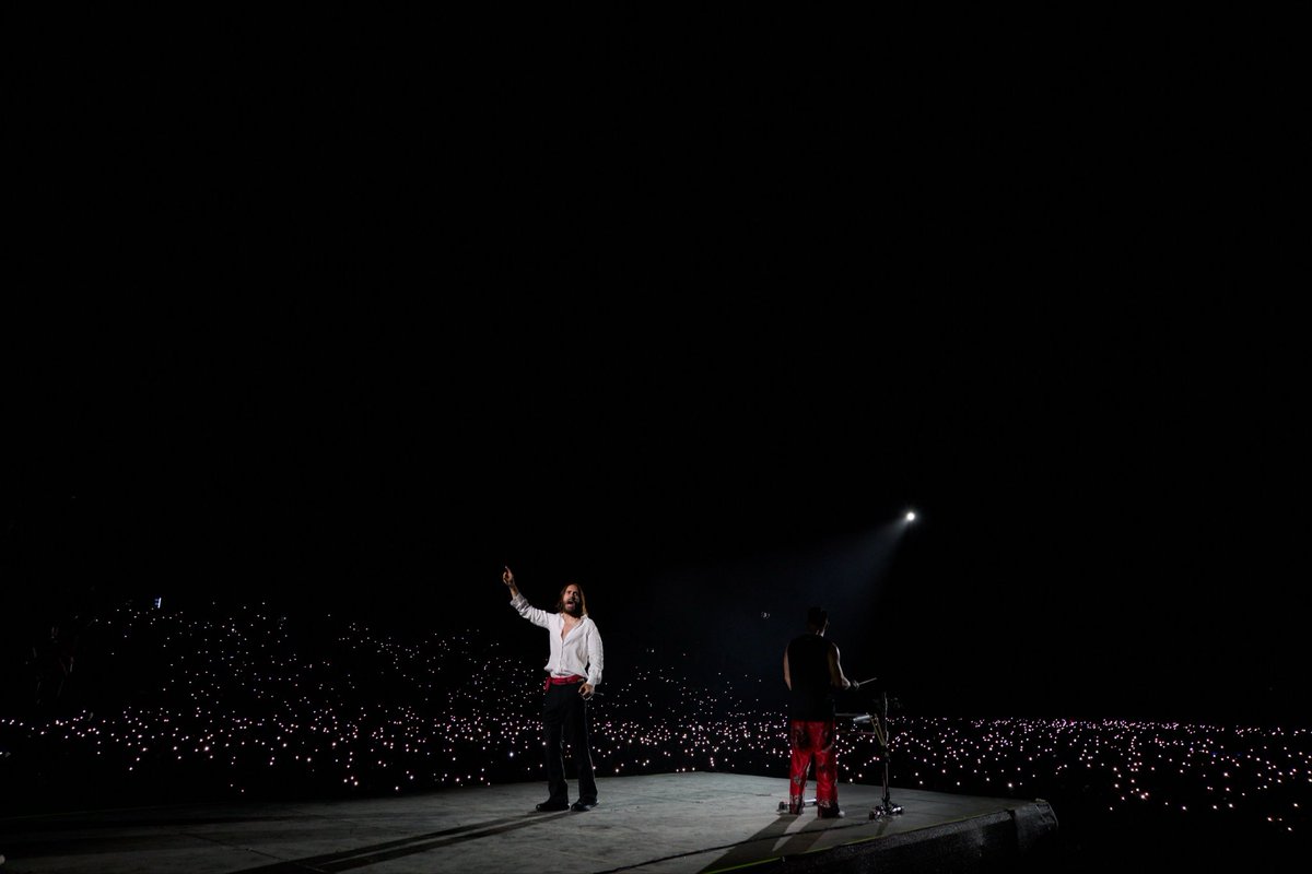 30SECONDSTOMARS's tweet photo. A year ago we kicked off our last leg of the 𝗦𝗘𝗔𝗦𝗢𝗡𝗦 𝗧𝗢𝗨𝗥 in Almaty in front of 20,000 people🇰🇿 can’t wait for tour next year! https://t.co/QJmgR0Thkd https://t.co/K074xfe91C