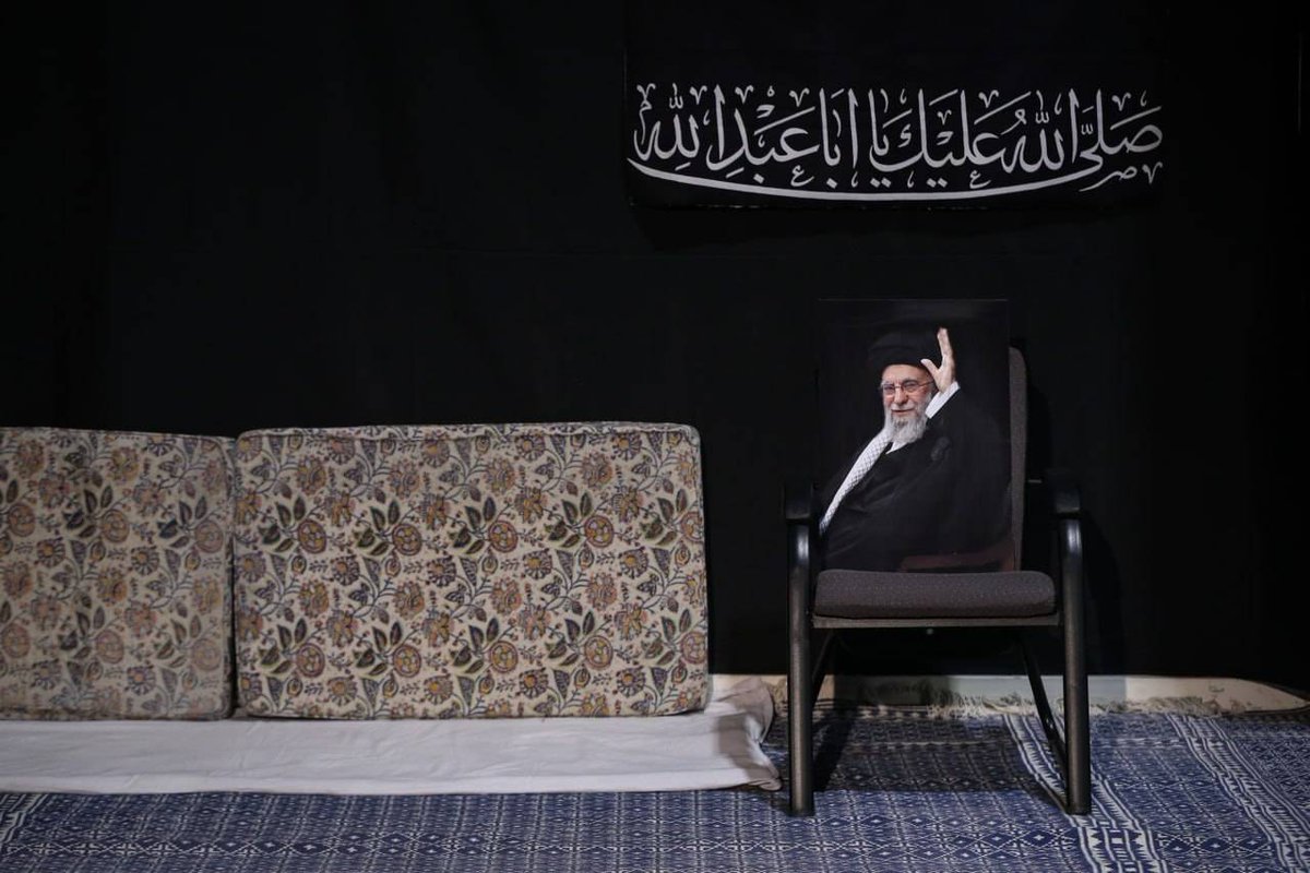 Baran57r's tweet photo. «حسینیه» خودش لبریز آه است...
 خودش امسال آخر، قتلگاه است...
#ملت_امام_حسین https://t.co/U12Yf5dk10