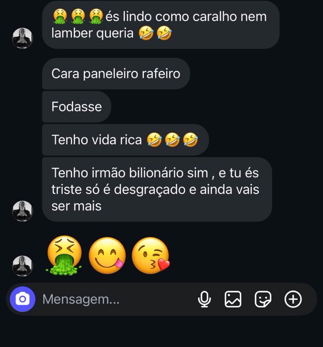 sn0wingx's tweet photo. Malta, vamos lá esclarecer uma coisa:

A Elma Aveiro fala de acordo com o novo acordo ortográfico ou antigo? Ou é visionária e já fala no novo que ainda não foi divulgado? 

Não consigo entender!

Créditos: @souooliveirawdd https://t.co/NJlLTrXipu