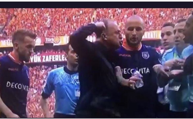 turgaydemirr's tweet photo. Tam bir futbol adamı… https://t.co/7z4Gwz5TGx
