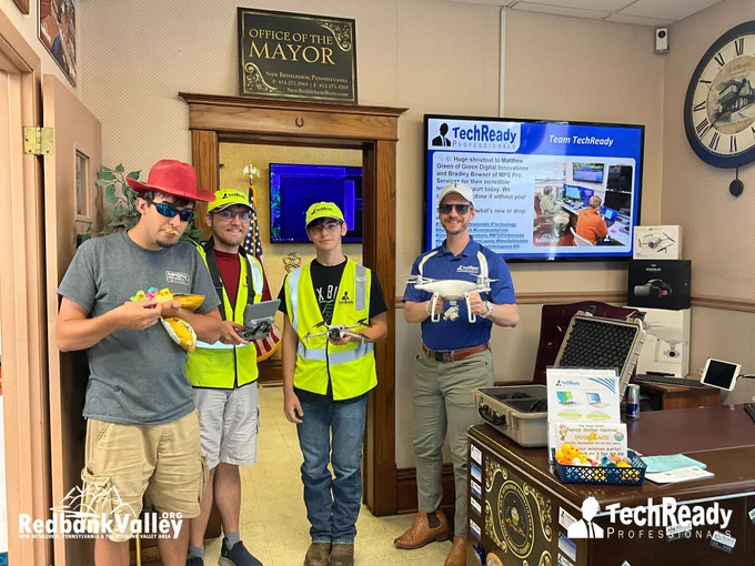 🚁 Welcome Corban Summerville! In week one with TechReady, MPS Pro Services & Calico Systems, he trained with our drone fleet, learned FAA rules, and served as a visual observer alongside the pilot in command. 📡🌤️

#NewBethlehem #RedbankValley #DroneLife #STEM #TechReady