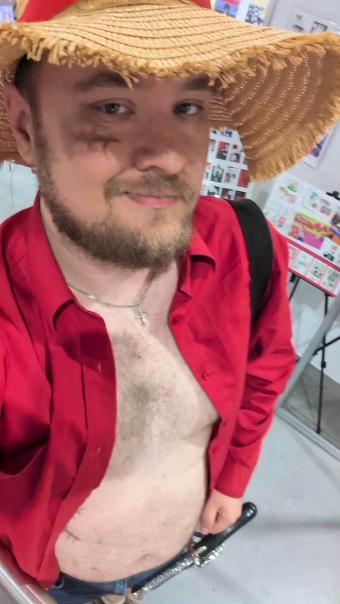 Ratelikk's tweet photo. Pyrkon, Pyrkon i po Pyrkonie.
Dzięki wszystkim co się udało złapać i mam nadzieję że się uda jeszcze pozostałych gdzieś w przyszłości.
Dni fantastyki i Opolcon to kolejne punkty na liście 😎 https://t.co/Hx0AgDNP5V
