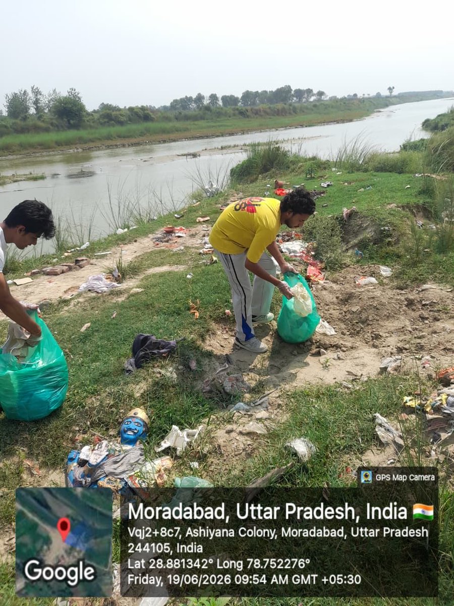 AnukulanN's tweet photo. On 19th June in Moradabad, our team braved the scorching sun to spread cleanliness awareness at the Ramganga River and the Railway Station. We will keep going until every Indian can proudly say, ‘Clean India, Our India.

@lovelyg57095005 

#cleanindia #ganga #railway #Anukulan https://t.co/lgll6wT0LG