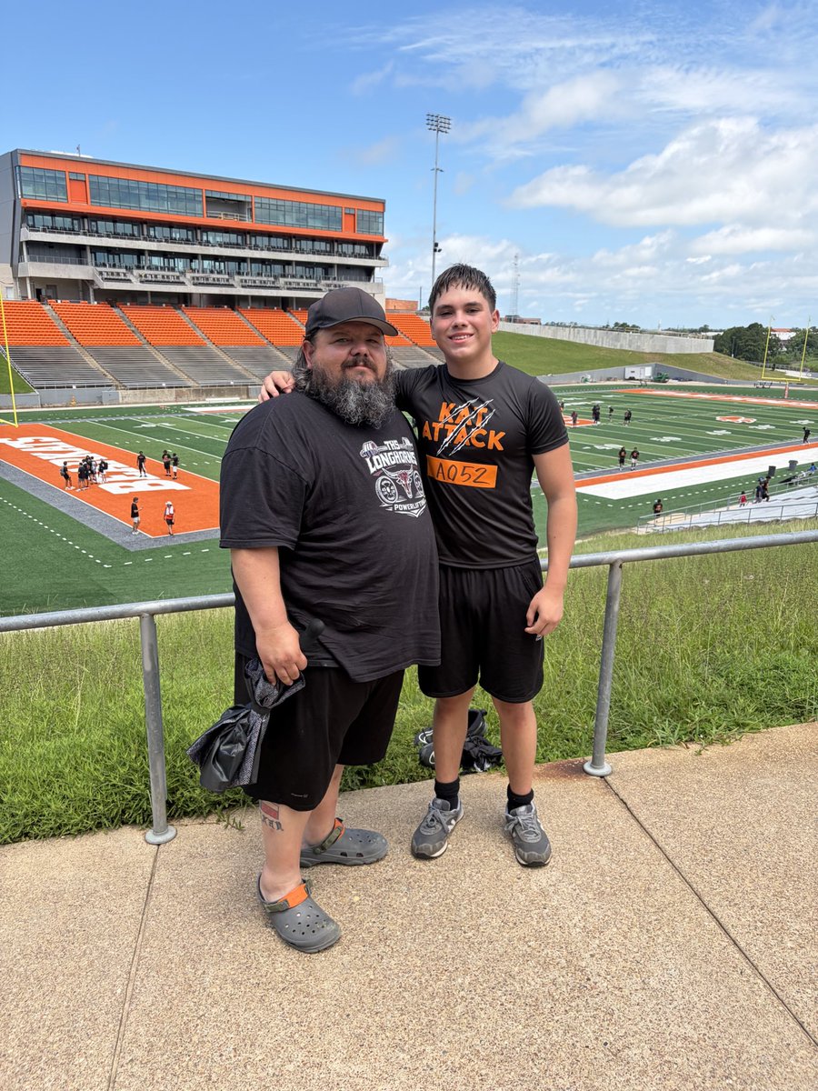 NNCLiftz's tweet photo. Had an amazing time at @BearkatsFB prospect camp. Thanks coaches for the time you put; and the things you taught me. Can’t wait to be back next year. Happy Fathers Day!
@31_CoachFAL https://t.co/9zVe3DGqpx