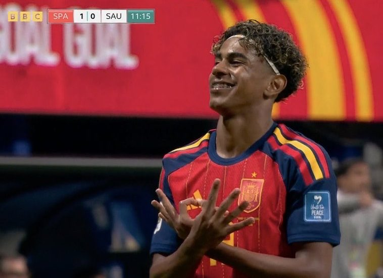 ultras_antifaa's tweet photo. Lamine Yamal celebrated his first goal at the #2026WorldCup by making the 304 hand sign, a reference to the postal code of Rocafonda, the neighbourhood where he grew up. 

This immigrant-majority neighbourhood was once described by the neo-fascist VOX party as “multicultural trash.”