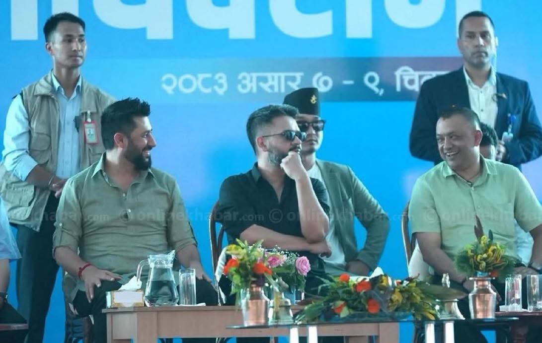sujnpandey's tweet photo. राजनीति कमिना चिज हे भाई !😁 https://t.co/DRFOILKRu0