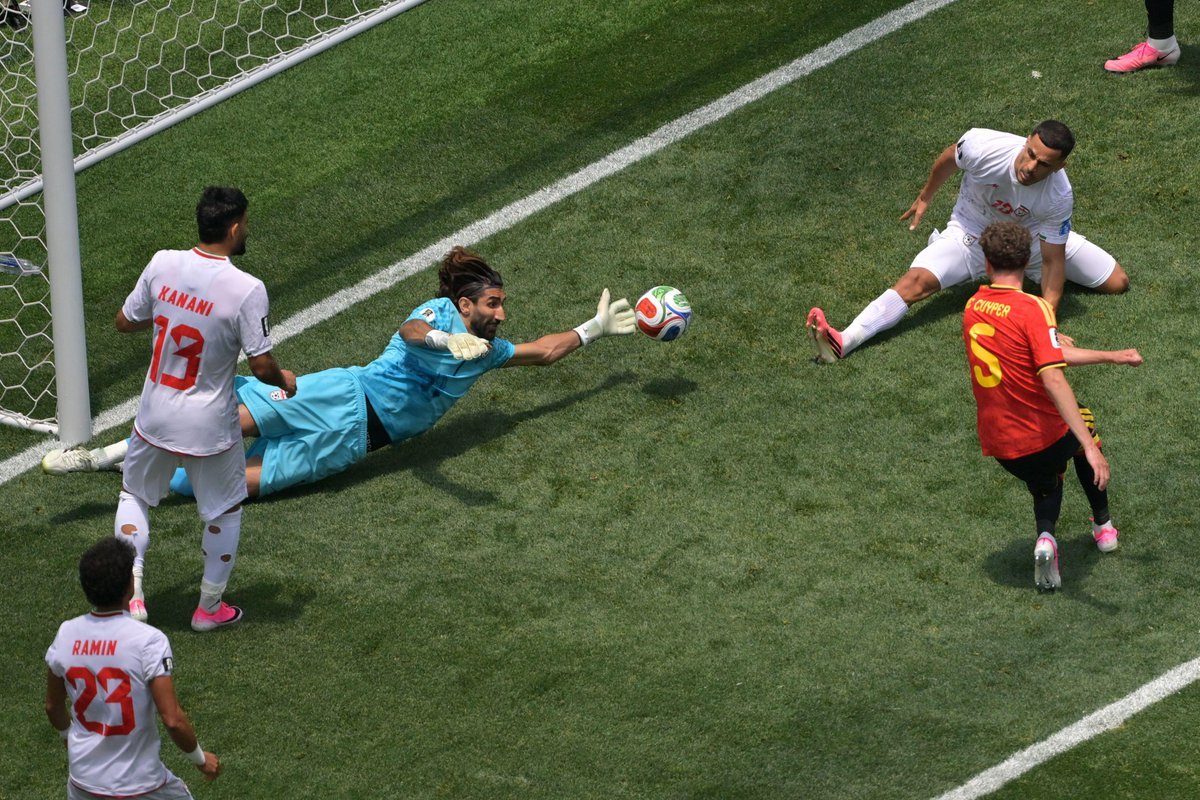 CharlesEnwere's tweet photo. Fantastic Performance from Alireza Beiranvand👏👏👏 #BELIRN #FIFAWorldCup https://t.co/T3bHxqaIaX