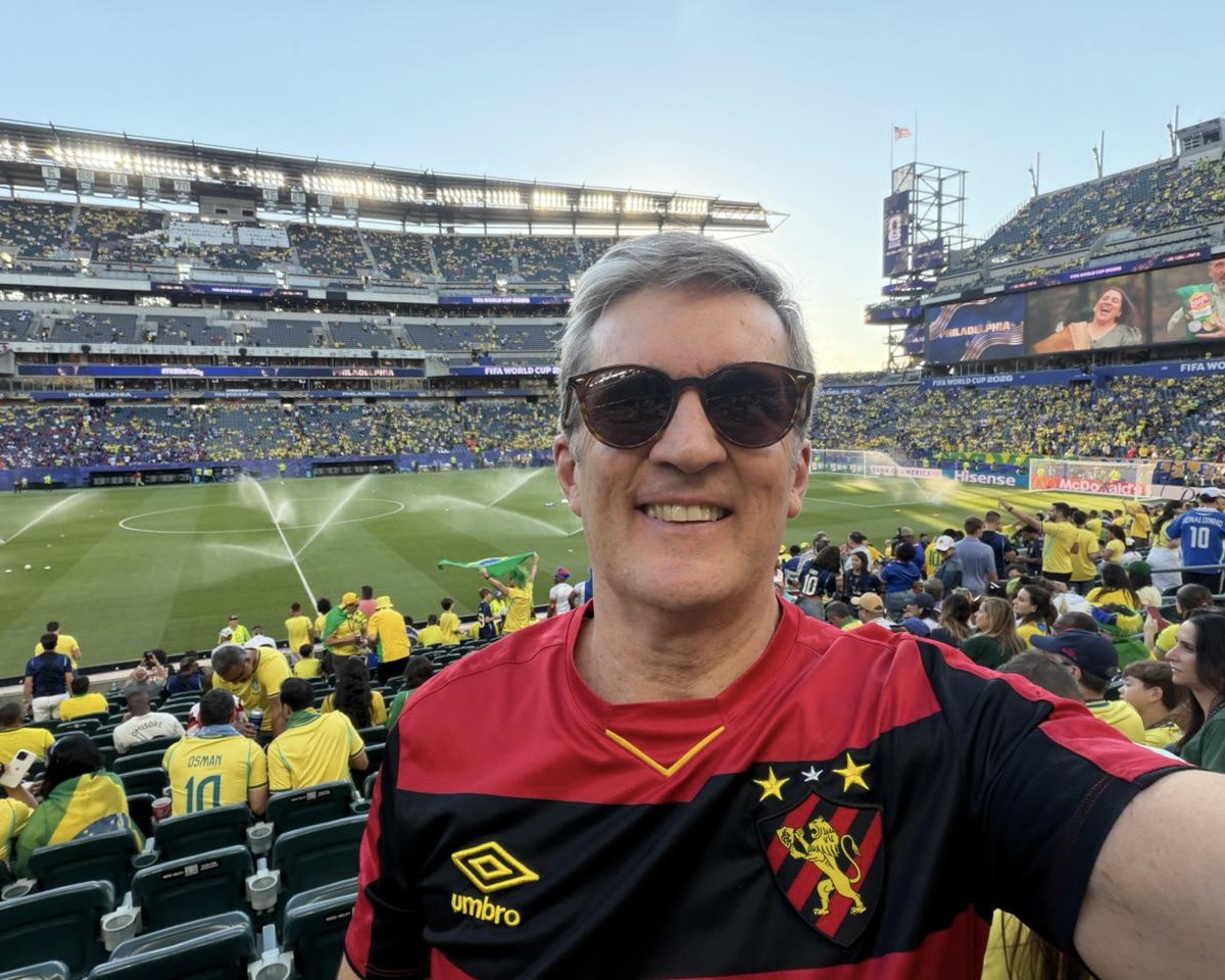 sportrecife's tweet photo. Onde houver futebol, haverá um torcedor apaixonado pelo Sport, bairrista e orgulhoso! ♥️ https://t.co/WC2GsyeC5O