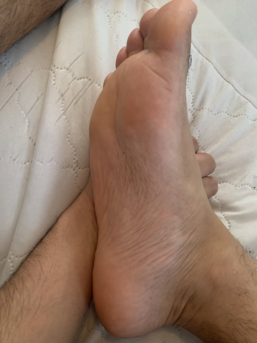 PrettyGuyFeet's tweet photo. Freshly Cleaned 🦶🏼follow and dm for pic/video requests #feet #prettyfeet #manfeet #malefeet #cleanfeet #soles https://t.co/XcNmRgJdJ5