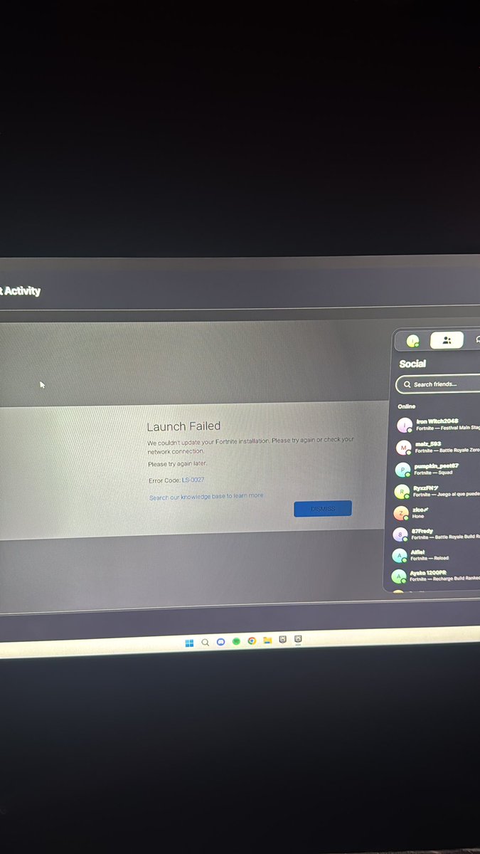 WClipzzy's tweet photo. help please @FortniteStatus https://t.co/zDaUxzLRB6