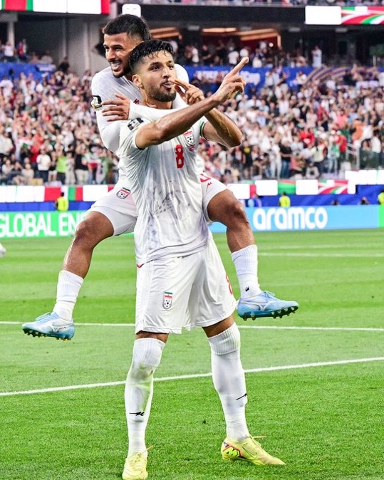 KalshiEPL's tweet photo. 🚨BREAKING: Iran are unbeaten after their first two matches at a FIFA World Cup for the first time in their history. 🇮🇷 https://t.co/5nvZIvOAbF