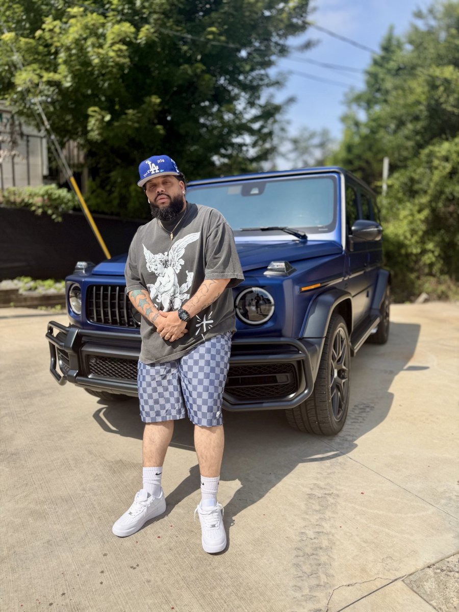 Capiitol's tweet photo. Blue skies, blue dreams, and no brakes on the vision.

#CAPIITOL #ElCapitanSoyYo #LatinTrap #BossMoves #ATL https://t.co/SnLyxHbSRa