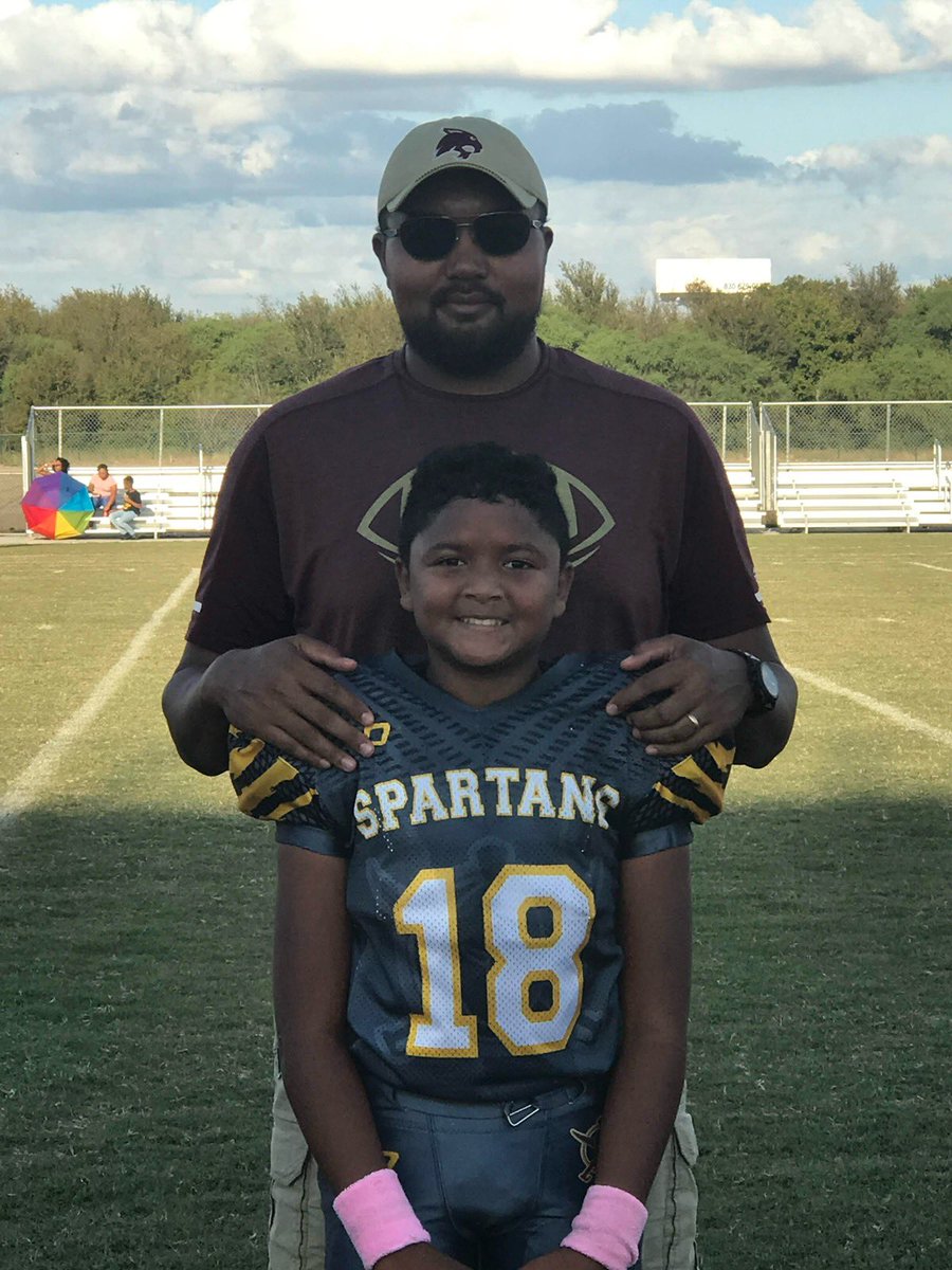 Issac3_18's tweet photo. Happy Father’s Day @CoachMooring Love you pops https://t.co/UBxW6v29g5