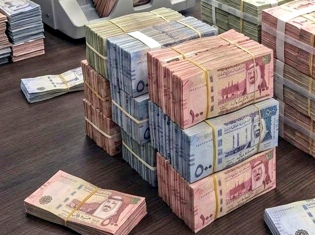 wd75747's tweet photo. كن صريحاً ❓🤔

4،000،000 مليون ريال سعودي 
هل يمكن للمبلغ .. أن يحل كل مشاكلك 💵

أ. نعم // ب. لا
#السعودية_اسبانيا 
#شجع_بالسعودي_كينزا 
#يوم_الاب_العالمي https://t.co/26ch9X0e0C