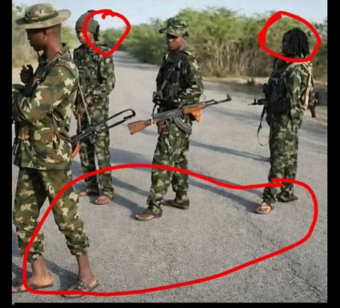 olo_ore_ofe's tweet photo. 🚨 HIGHWAY SAFETY ALERT 🚨
If you see soldiers on Naija roads, know the difference:
✅ Real Nigerian Army: Proper uniform, combat boots, clean haircut, official vehicles with markings, organised checkpoint with military signage by the roadside.
❌ Terrorists in disguise: Dreadlocks, slippers or barefoot, mismatched/dirty uniforms, no proper ID or signage, suspicious behaviour.
Stay sharp! If e no clear, don’t stop drive straight to safe point or use your reverse & call 112 or nearest Army base.
Share & save lives! 🙏