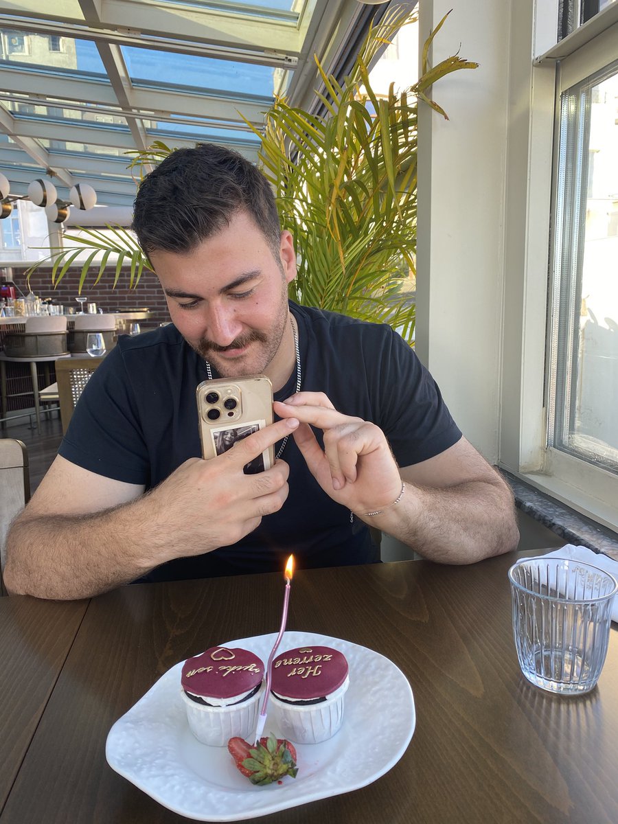 iana0210's tweet photo. İyi ki doğdunnn sevdiceğimmm💘 https://t.co/VPsFqd3AgF