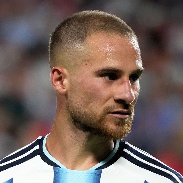 MadridXtra's tweet photo. 🚨 JUST IN: Alexis Mac Allister is one of the players Real Madrid LIKE.

Real Madrid currently need to SELL players, they have MANY midfielders.

Nothing is imminent. @FabrizioRomano @bornnredlfc https://t.co/gCe9IPZQXB