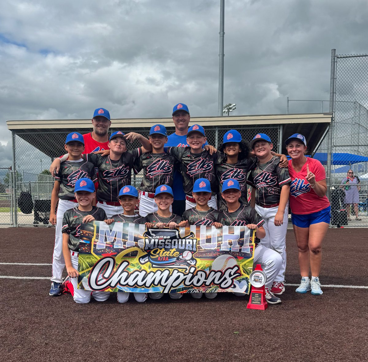 KCSPORTS's tweet photo. Congratulations to both of these teams on making it to the championship game of the Missouri AA State Tournament! #PlayUSSSA
11AA
π₯ Elks
π₯ EKC
@USSSA_Midwest | @USSSABSBL | @USSSA_KC | https://t.co/KslOLiWVBm