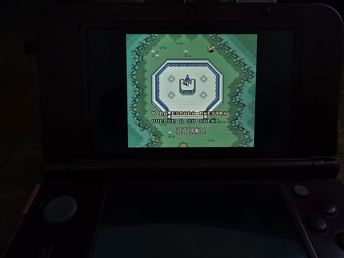 JoseGanzo650's tweet photo. Una aventura increíble, por mucho es el Zelda más difícil que he jugado hasta la fecha, hice mil y un corajes. Te obliga si o si a explorar todo el mapa para poder matar a cada jefe. Es uno de mis Zelda's favoritos. Es una joya
#zelda https://t.co/0b7ENJHdFV