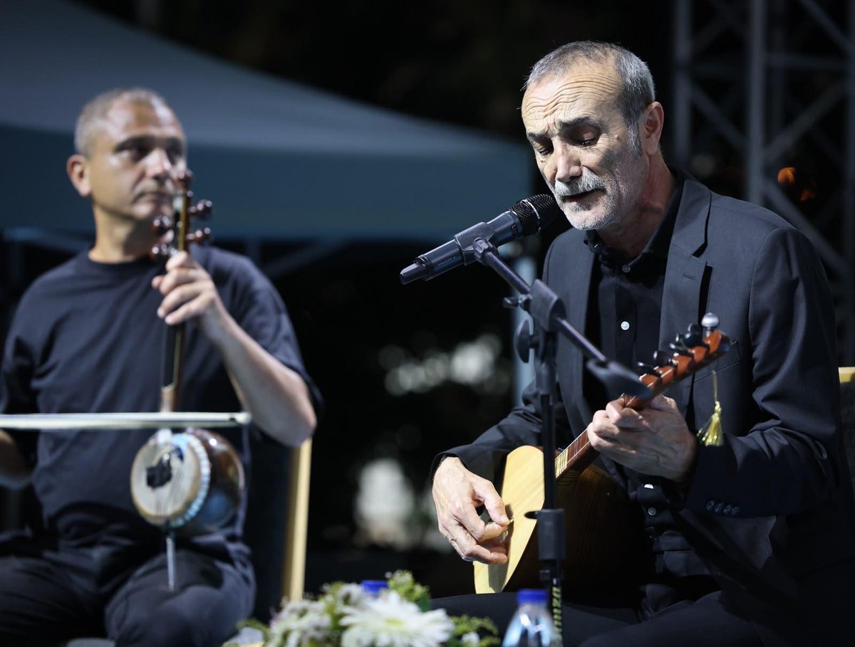 MustafaY_K's tweet photo. Merkezefendi Tıp Festivali’nin kapanışını, Türk halk müziğinin değerli sanatçısı Cengiz Özkan’ın konseriyle gerçekleştirdik. Birlik ve beraberlik içinde, türkülere hep birlikte eşlik ettiğimiz güzel bir akşam yaşadık.

Başta bu güzel organizasyona öncülük eden Zeytinburnu Belediye Başkanımız Sayın Ömer Arısoy olmak üzere, emeği geçen herkese teşekkür ediyor; festivalimize yoğun ilgi gösteren tüm hemşehrilerimize şükranlarımı sunuyorum. Nice güzel etkinliklerde buluşmak dileğiyle.