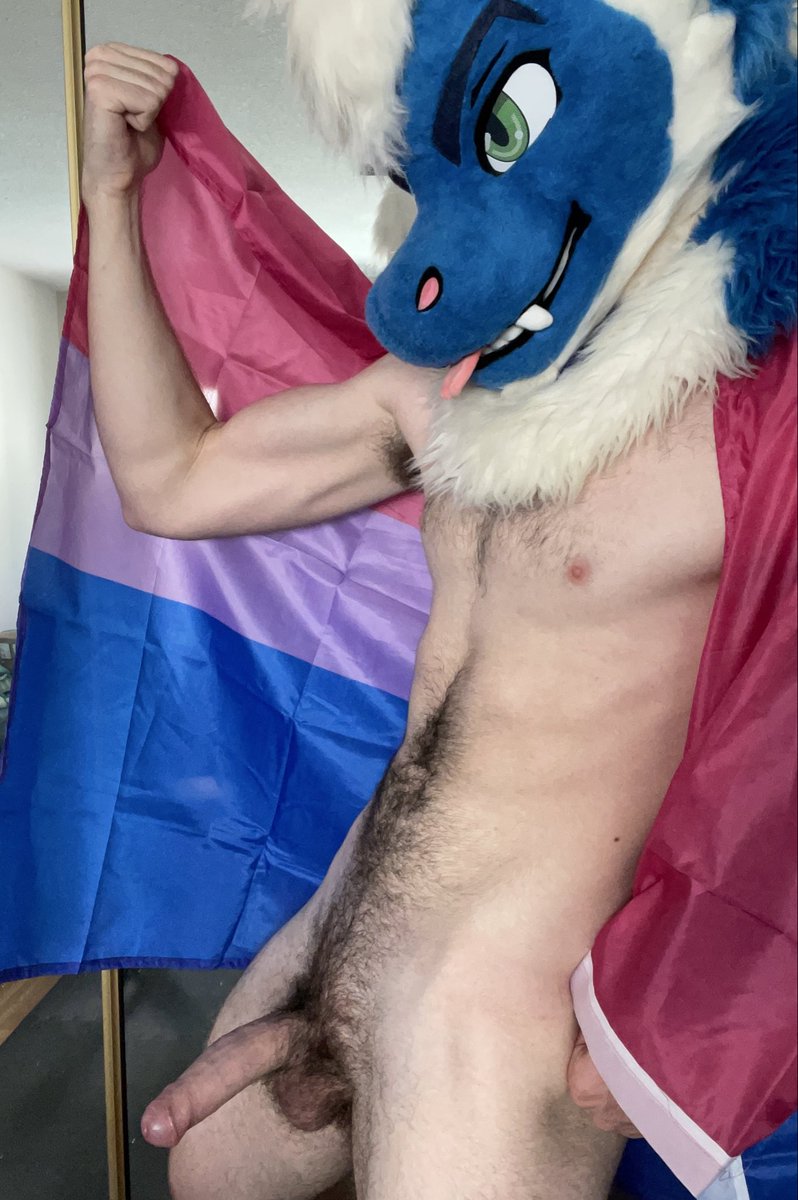 dergsnest's tweet photo. Happy pride month ❤️💜💙 https://t.co/YWF1z5IZmx
