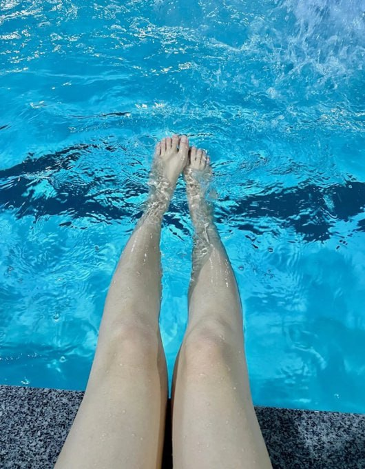 Warrecswers's tweet photo. Perfect weekend vibes in the pool soaking up the sun, feeling weightless, and letting the water wash everything away.
#weekend #swimming https://t.co/R5EC5BUUJn