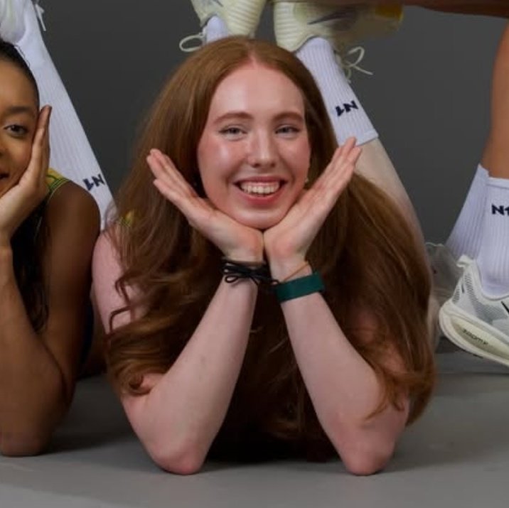 MonsterRabbitt's tweet photo. julia bergmann no início de temporada de seleções // julia bergmann no final de temporada de seleções https://t.co/OG9ZtckfC3