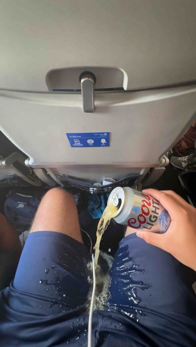 womp_ripper67's tweet photo. #pouroutabeeronyourcrotchchallenge https://t.co/zOpAzyBquC