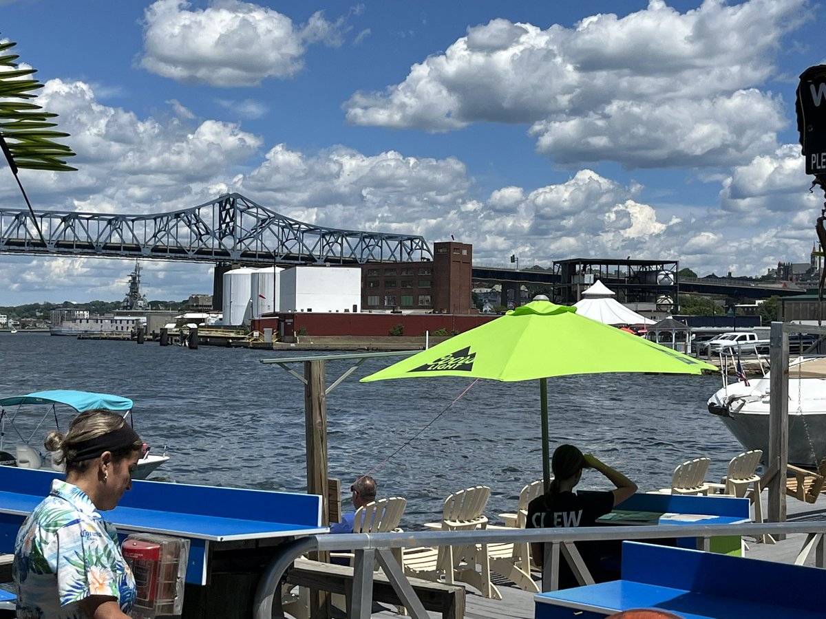 MarcHurBoston's tweet photo. A good spot to hit on the first day of summer. #TipsySeagull #FallRiver https://t.co/SVANl2JRGg