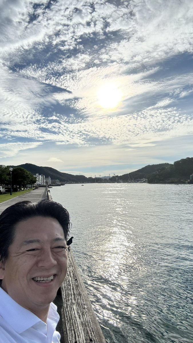 toshi_kame's tweet photo. 今日の尾道
最高気温は   25℃
曇一時雨の予報
良い一日をお過ごしください！
 #尾道 #尾道水道 #尾道駅前 #朝の挨拶 https://t.co/zlQbeSm9Wz