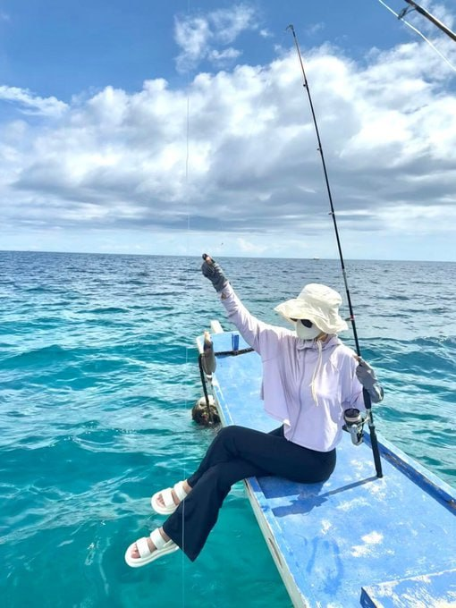 OaklecsAli's tweet photo. Caught this little beauty out on the water today nothing beats a weekend like this!
#weekend #fishing https://t.co/bVN9RVXf9n