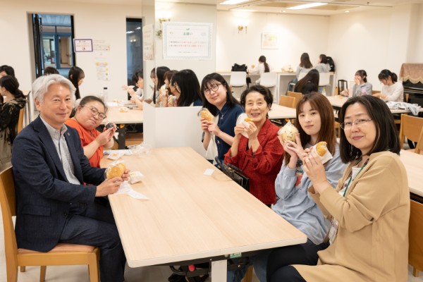 Keisen_Univ's tweet photo. 【大日向雅美「学長の部屋」】更新しました
「学長の部屋」2026年6月22日

「Flower Day（花の日礼拝）」実施のご報告

https://t.co/KxpdJZioZV

#生涯就業力 #恵泉 #FlowerDay #花の日礼拝 #球根の中には #幸せの風船 #第２回ランチパーティ https://t.co/bevhWXyXkM
