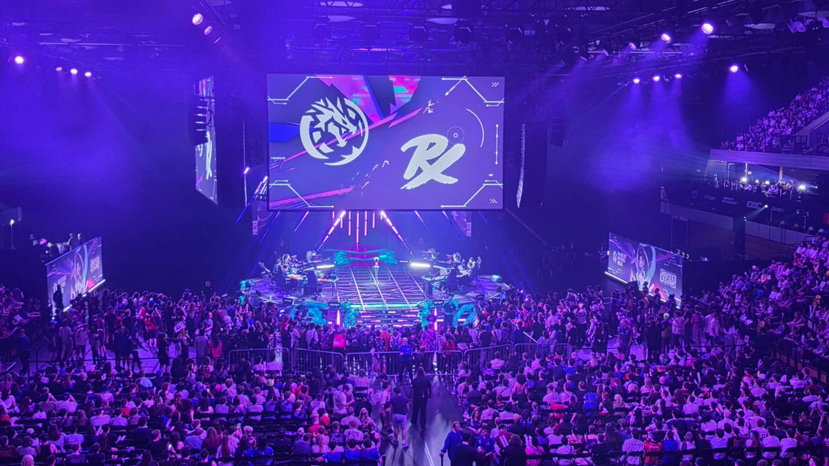 KyusaiMedia's tweet photo. Thanks to @thestorymob, the Kyusai team attended VALORANT Masters this week and it was an unreal experience! Wicked to see such high-level gameplay, stay tuned for further coverage ⚡️💥

https://t.co/igNPlpGVWa

@VALORANT @ValorantEsports https://t.co/hOx6ITJIee