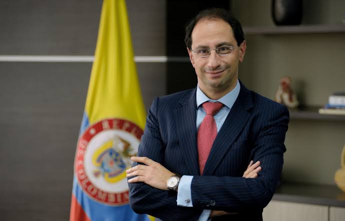 GOrtegaz's tweet photo. El nuevo Vicepresidente de Colombia, José Manuel Restrepo Abondano @jrestrp, lleva encima una gran carga genealógica antecesora que ha marcado historia en el país en varios aspectos. Principalmente en lo político y militar. Hice un pequeño hilo con algunos de sus antepasados: https://t.co/Nq82PZ4LMj