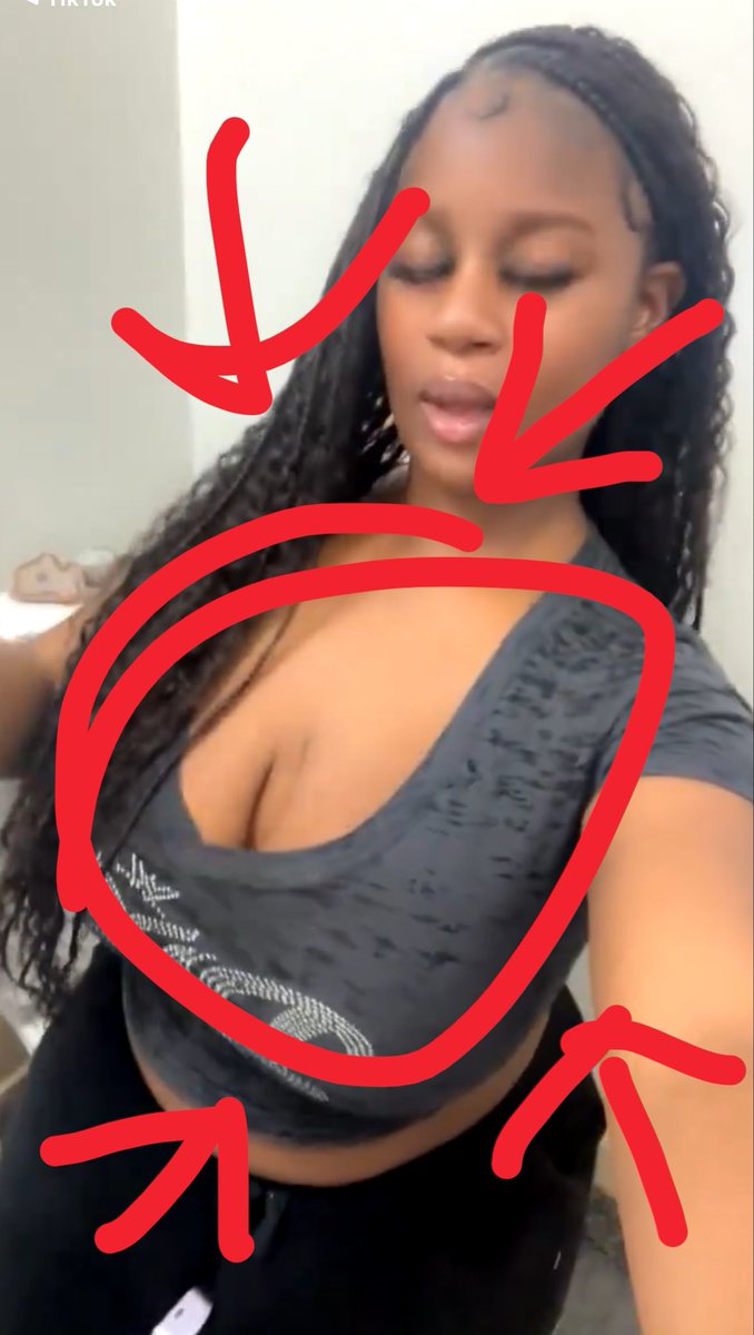 JohnSmithd9w's tweet photo. @blickarellaa @aridolled Dawg why are YOU even laughing being built like this and bitch your tittys literally look the same as hers??? https://t.co/A2UrYwav3D