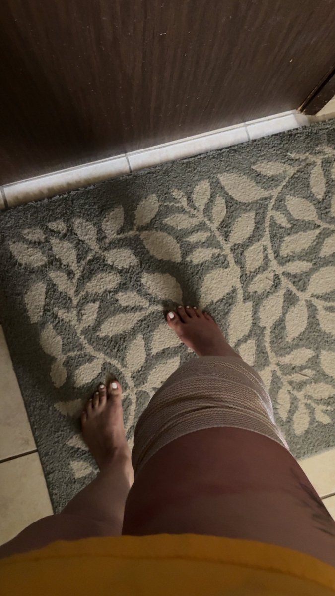 adore_stephy's tweet photo. ya girl is sore as fuck but the surgery is done. 😴☹️ https://t.co/mQwhhxIN4p