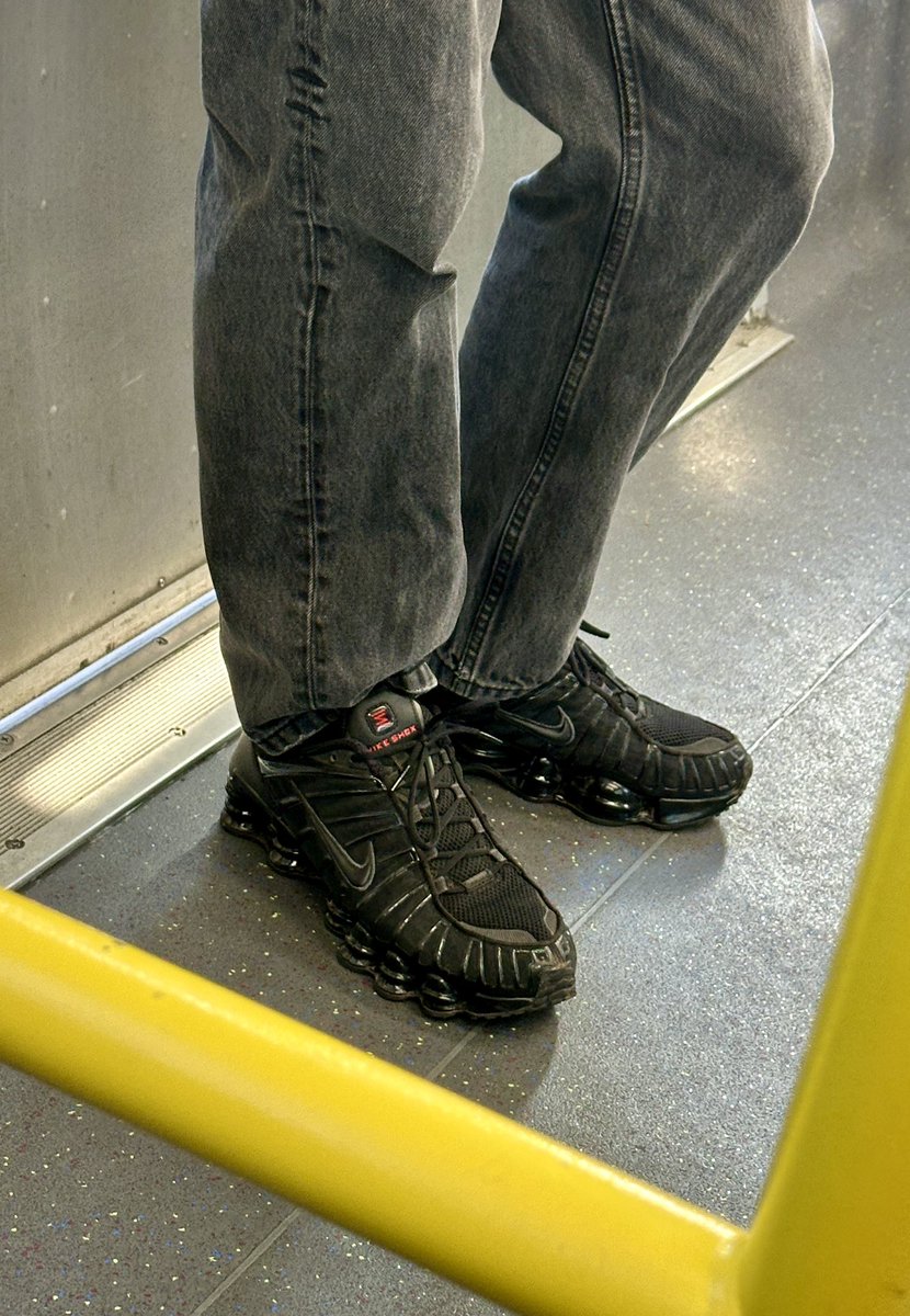 AirmaxLTDau tweet media