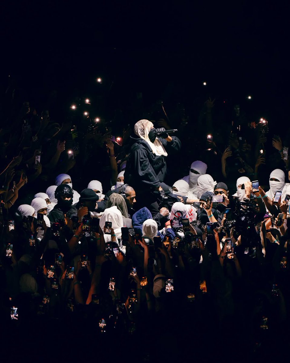 awgecentral's tweet photo. DON’T BE DUMB WORLD TOUR 

📍HOUSTON, TEXAS https://t.co/FDNemRNnan