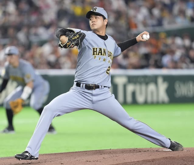 tokumeitoratou's tweet photo. 伏見寅威という

大学時代に菅野智之とバッテリーを組んで

オリックス時代に山本由伸とバッテリーを組んで

日本ハム時代に伊藤大海とバッテリーを組んで

阪神時代に髙橋遥人とバッテリーを組んでいる

とんでもない「キャッチャーの人」 https://t.co/JaKLONBV3f