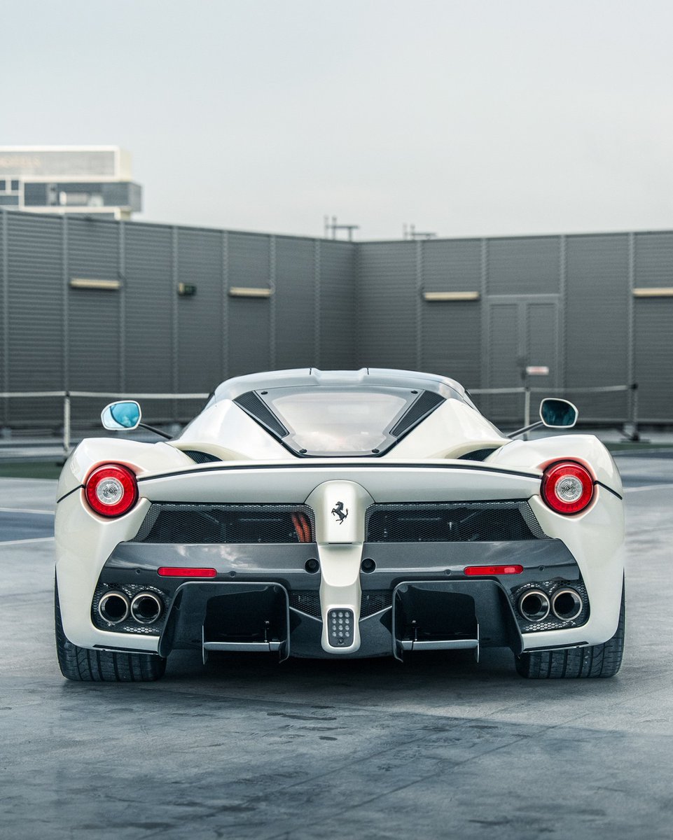 ApexDistrictX's tweet photo. Ferrari LaFerrari⁠ https://t.co/QCSG3gAKEN