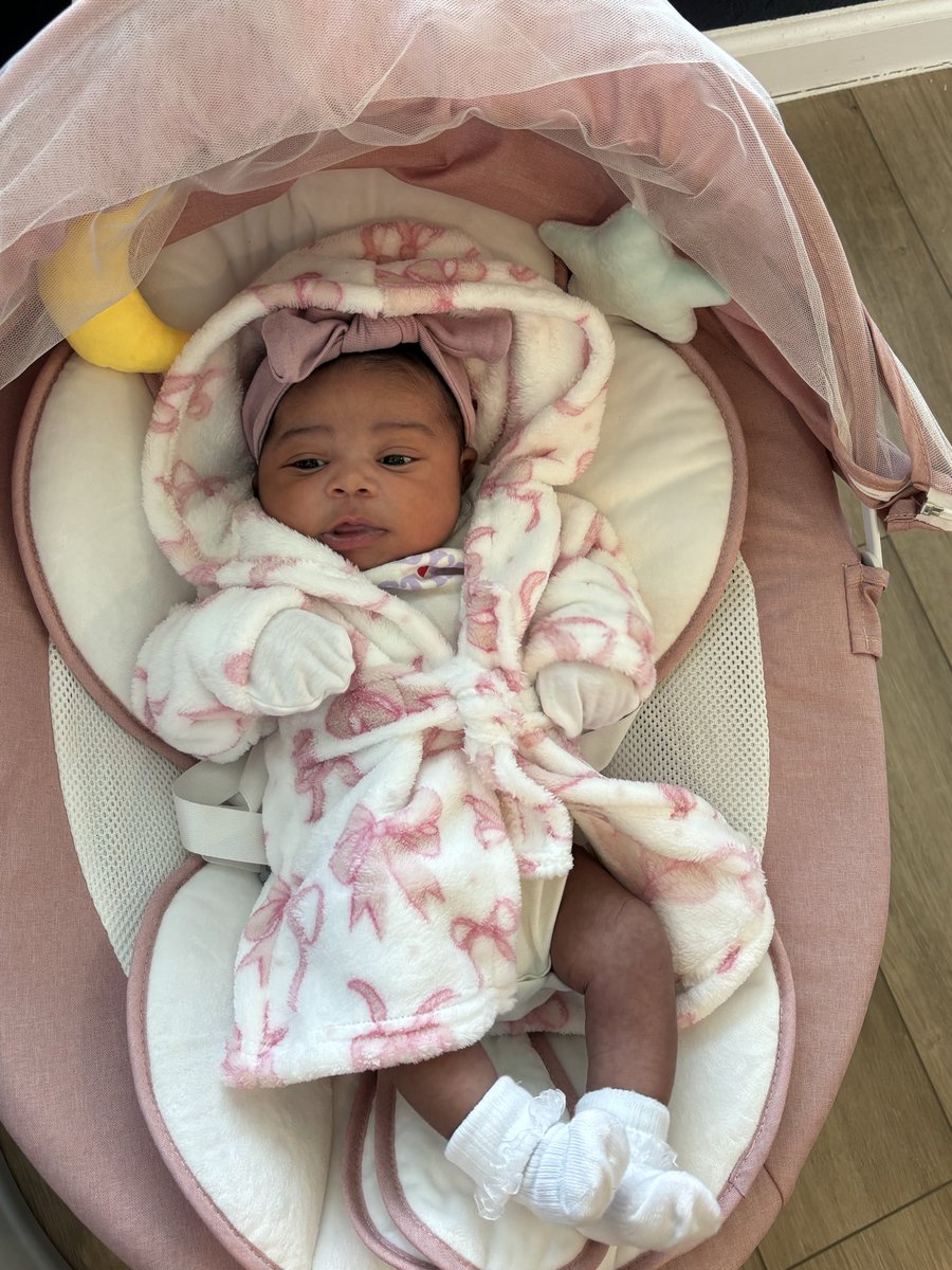 brijanae1's tweet photo. can’t fw a baby picture of my lil one❤️ https://t.co/hvO7kkJlBO