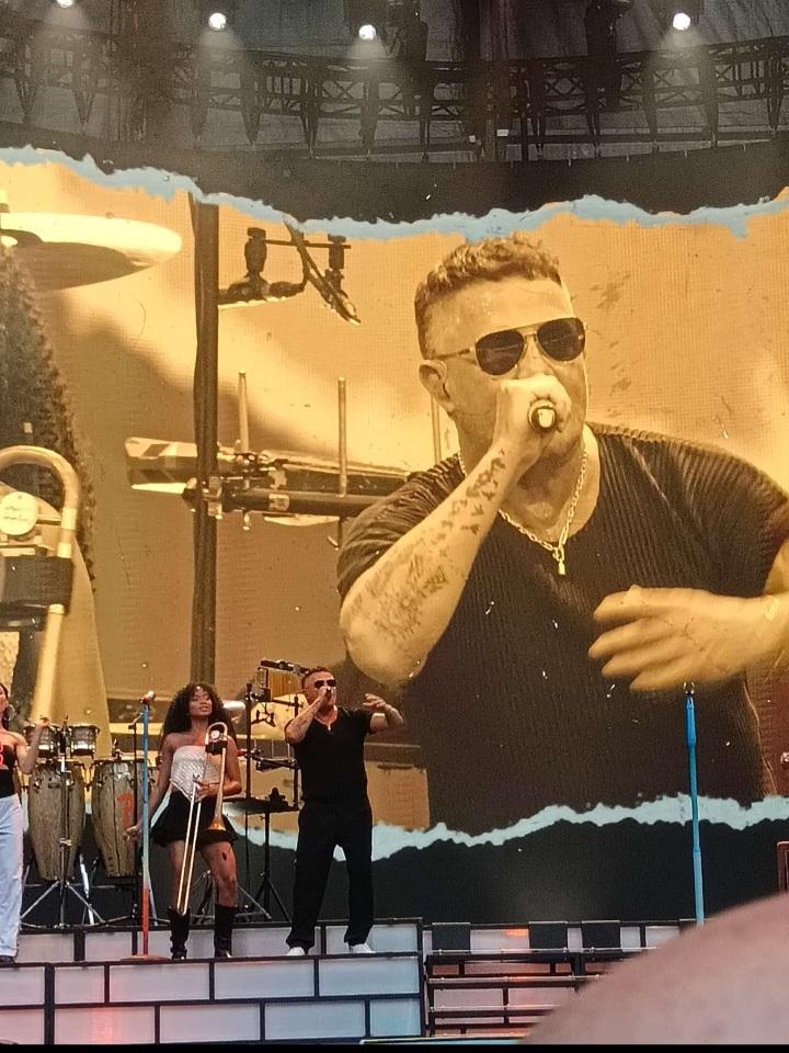 Belen_de_soles's tweet photo. Ojalá la vida pudiera detenerse en los momentos que nos llenan el alma @AlejandroSanz https://t.co/GvPYUn5Ytj